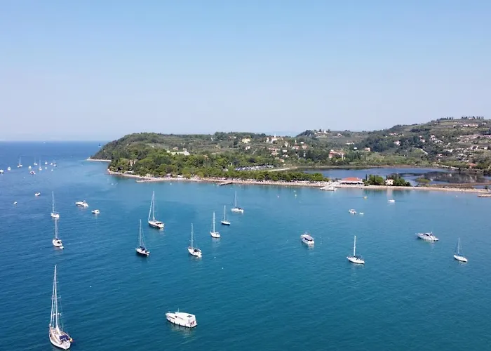 Seafront סטרוניאן