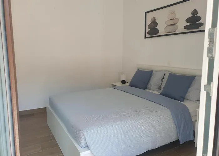 Seafront סטרוניאן