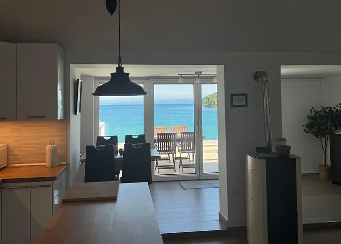 Seafront סטרוניאן